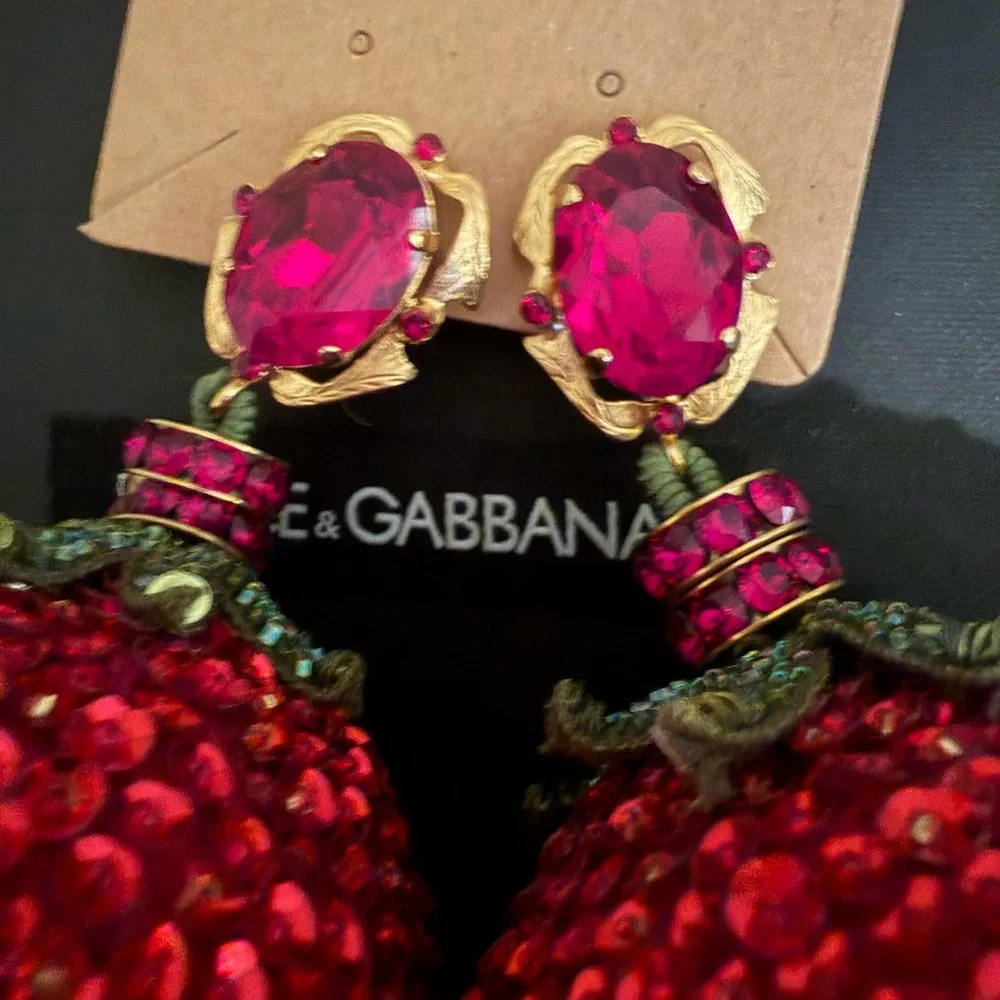 Dolce & Gabbana Baroque Crystal strawberry drops clip earrings gold red - Picture 2 of 5
